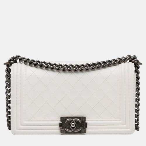 Chanel White Medium Lambskin Boy Flap - Chanel - Modalova