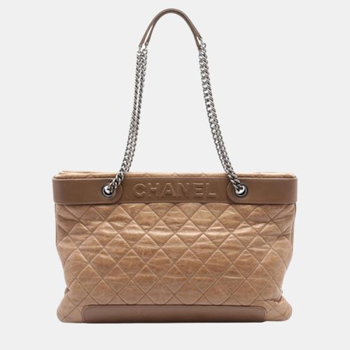 Chanel Brown Quilted Crumpled Calfskin Tote - Chanel - Modalova