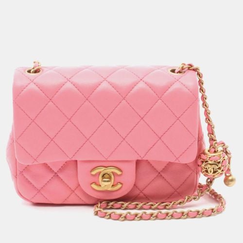 Lambskin Matelasse Chain Shoulder Bag - Chanel - Modalova