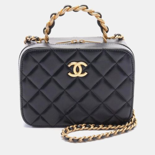 Lambskin Matelasse Vanity Shoulder Bag - Chanel - Modalova