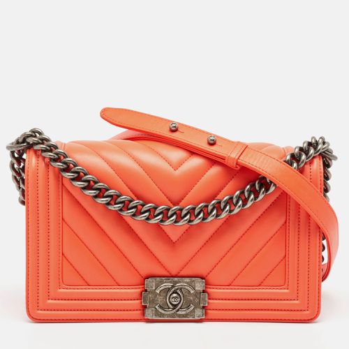 Chevron Leather Medium Boy Flap Bag - Chanel - Modalova