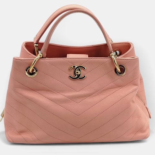 Chanel Chevron Chic Shopping Tote Bag - Chanel - Modalova