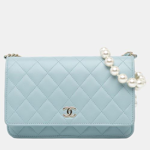 Chanel Blue CC Lambskin Pearl Wallet On Chain - Chanel - Modalova