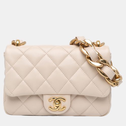 Chanel Beige Small Quilted Lambskin Funky Town Flap - Chanel - Modalova