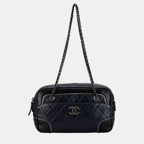 Chanel Navy Blue/Black CC Quilted Lambskin Camera Bag - Chanel - Modalova