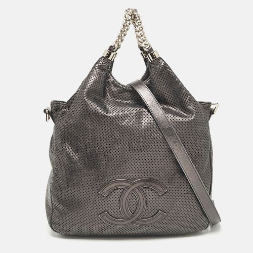 Chanel Metallic Grey Leather Perforated Rodeo Drive Hobo - Chanel - Modalova