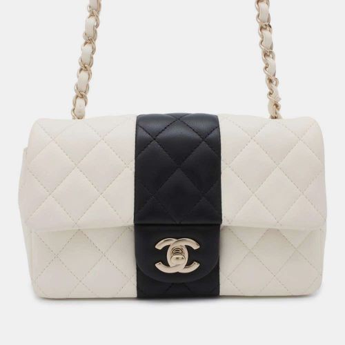 Chanel White Black Lambskin Coco Mark Matelasse Flap Chain Shoulder Bag - Chanel - Modalova