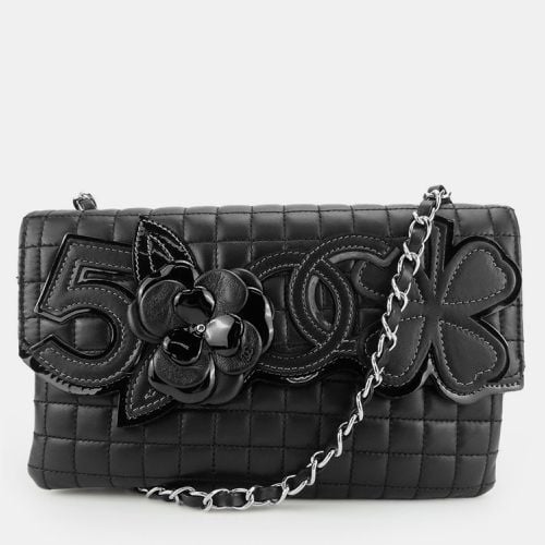 Chanel Lambskin Enamel Black Camellia No. 5 Chocolate Bar Icon Handbag - Chanel - Modalova