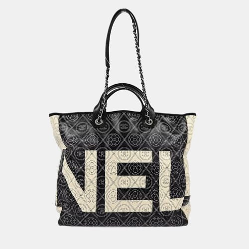 Printed Coated Canvas Logo Camellia Shopping Tote Bag - Chanel - Modalova