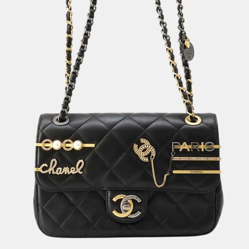 Lambskin Matelasse Charm Single Flap Chain Shoulder Bag - Chanel - Modalova