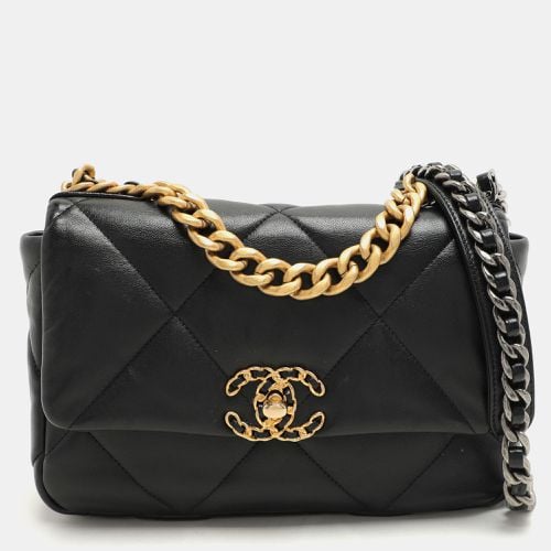 Chanel Black Quilted Leather Small 19 Flap Bag - Chanel - Modalova