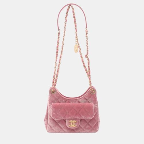 Chanel Pink Small Quilted Velvet Wavy CC Hobo - Chanel - Modalova