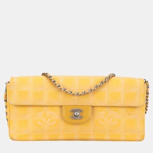 Chanel Yellow New Travel Line Nylon East West Flap - Chanel - Modalova