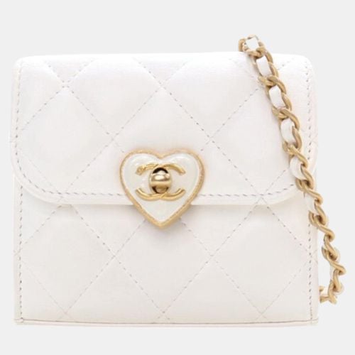 Chanel White Mini Quilted Lambskin CC Enamel Heart Clutch With Chain - Chanel - Modalova