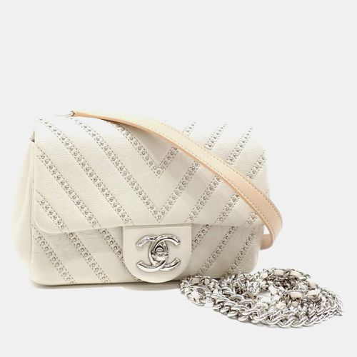 Chanel White Leather Studs Coco Mark V Stitch Shoulder Bag - Chanel - Modalova