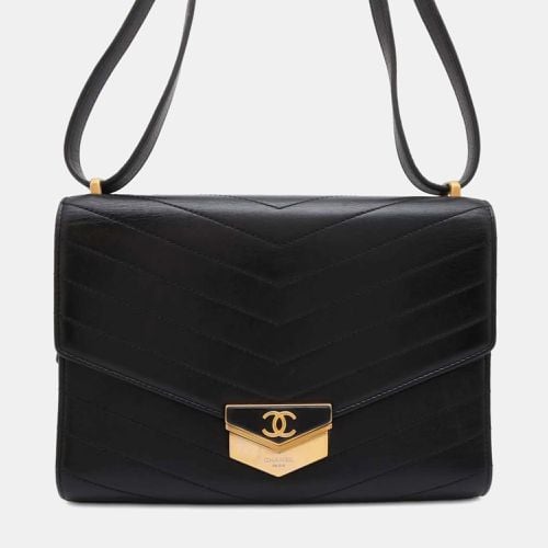 Chevron V Stitch Leather Shoulder Bag - Chanel - Modalova