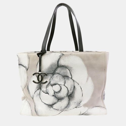 Chanel Large Camellia Printed Canvas Shopper Tote - Chanel - Modalova