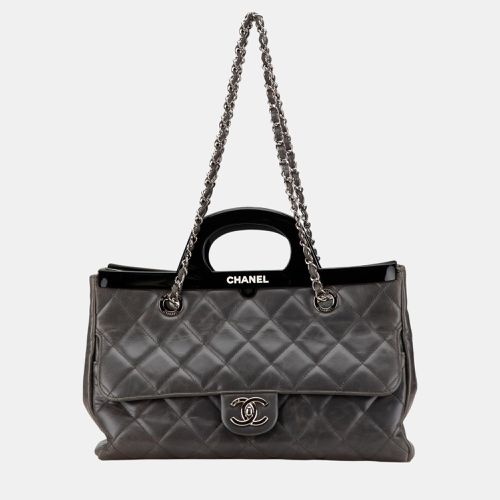 Chanel Small Glazed Calfskin CC Delivery Tote - Chanel - Modalova