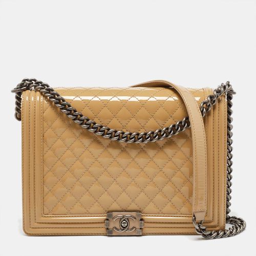 Chanel Beige Quilted Patent Leather Large Boy Flap Bag - Chanel - Modalova