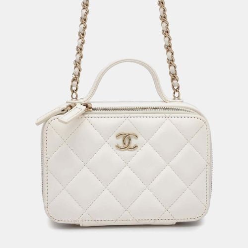 Shiny Calf Leather Matelasse Top Handle Vanity Bag - Chanel - Modalova