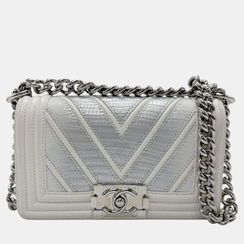 Chanel Leather White X Silver Boy Chanel Shoulder Bag - Chanel - Modalova