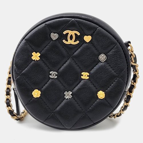 Charm decorated round mini Crossbody bag - Chanel - Modalova