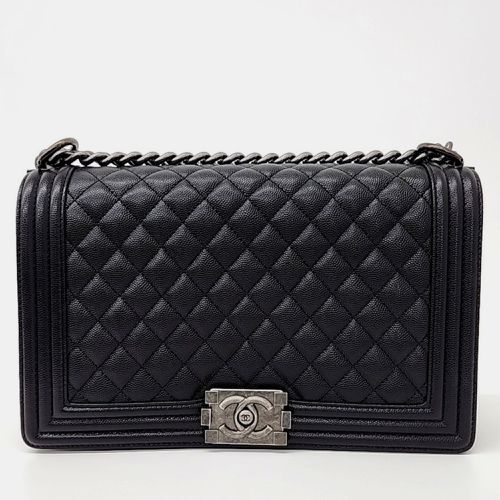 Chanel New Medium Caviar Boy Bag - Chanel - Modalova