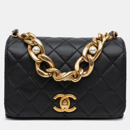 Chanel Quilted Calfskin Pearl Jewel Chain Flap - Chanel - Modalova