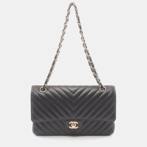 Lambskin Chevron V-Stitch W-Flap Shoulder Bag - Chanel - Modalova