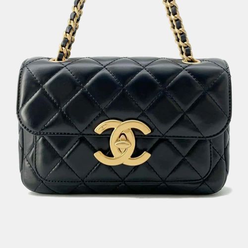 Matelasse Coco Mark Shiny Lambskin Flap Chain Shoulder Bag - Chanel - Modalova