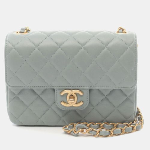 Lambskin Matelasse Shoulder Bag - Chanel - Modalova