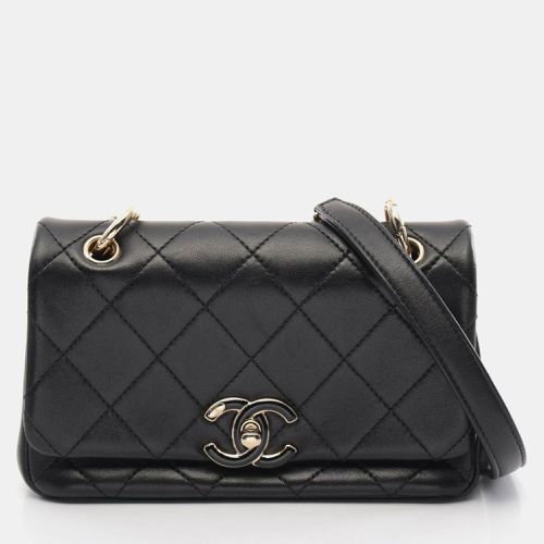 Lambskin Matelasse Shoulder Bag - Chanel - Modalova