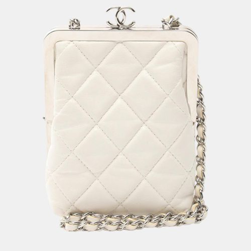 Chanel White CC Quilted Lambskin Evening Clutch - Chanel - Modalova