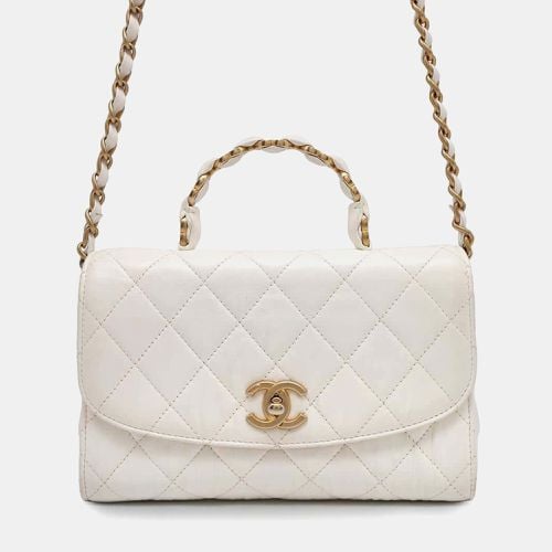 Crumple Lambskin Matelasse Top Handle Handbag - Chanel - Modalova