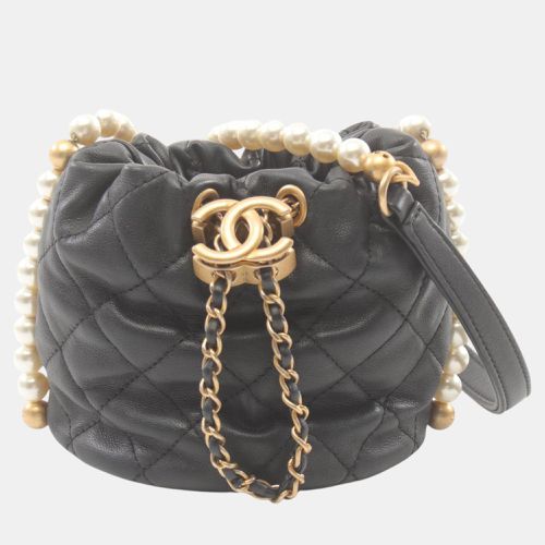 Lambskin Matelasse Shoulder Bag - Chanel - Modalova