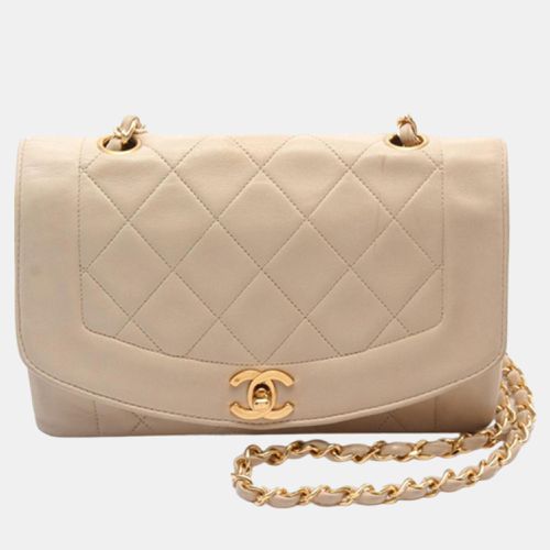 Chanel Beige Medium Lambskin Diana Flap - Chanel - Modalova