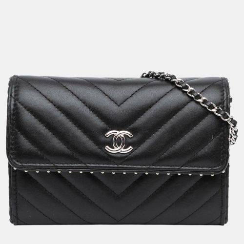 Chanel Black CC Chevron Lambskin Studded Wallet On Chain - Chanel - Modalova