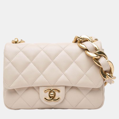 Chanel Beige Small Quilted Lambskin Funky Town Flap - Chanel - Modalova