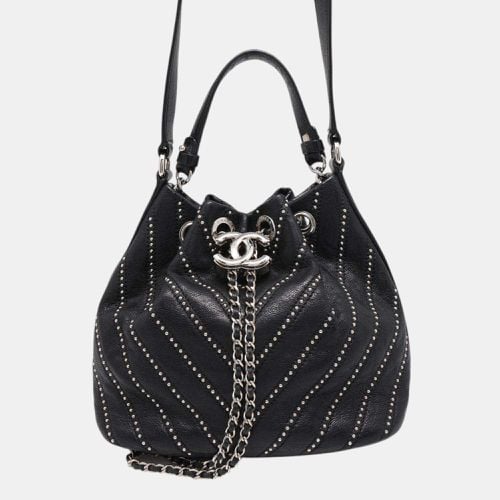 Leather Chevron Studded Drawstring shoulder Bag - Chanel - Modalova