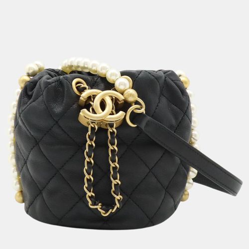 Chanel Black Leather Faux Pearl Chain Shoulder Bag - Chanel - Modalova