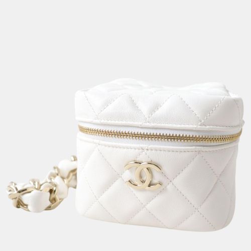 Chanel White Leather Lambskin Matelasse Chain Clutch Mini Bag - Chanel - Modalova