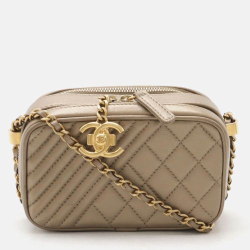 Bronze Gold Leather Camera Bag - Chanel - Modalova