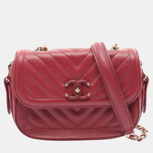 Chanel Red Reverse Chevron Quilted Leather Round Top Handle Bag - Chanel - Modalova