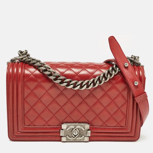 Chanel Red Quilted Leather Medium Boy Flap Bag - Chanel - Modalova