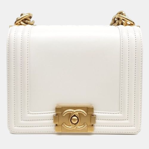 Leather Cruise Boy Shoulder Bag - Chanel - Modalova