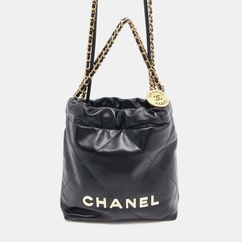 Chanel Black Shiny Leather 22 Handbag - Chanel - Modalova