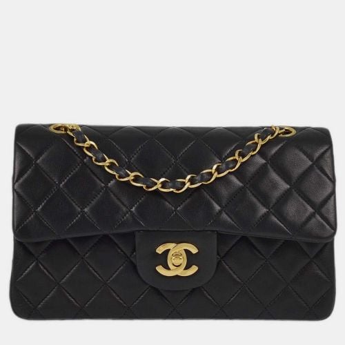 Chanel Black Lambskin Small Classic Double Flap Shoulder Bag - Chanel - Modalova