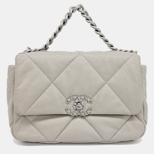 Khaki Leather 19 Small Flap Bag - Chanel - Modalova