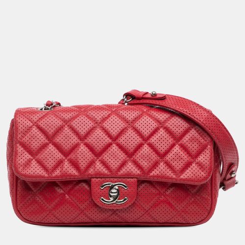 Perforated Lambskin Medium Punch Flap Bag - Chanel - Modalova