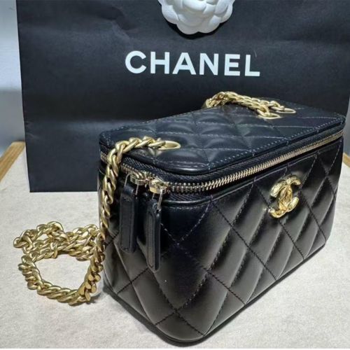 Lambskin Matelassé Chain Vanity bag - Chanel - Modalova